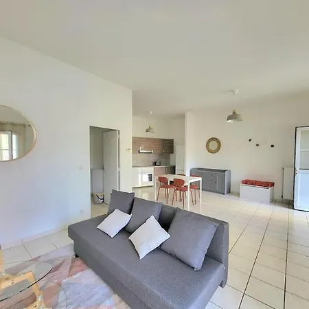 Petite Maison Mitoyenne 78 Апартаменты Ablis